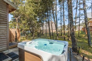 Tina de hidromasaje al aire libre