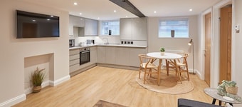 Host & Stay | Staffordshire Hideaway