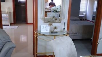 2 chambres, bureau, fer et planche à repasser, Wi-Fi