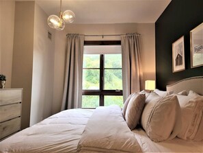 3 chambres, fer et planche à repasser, lit parapluie, Wi-Fi gratuit