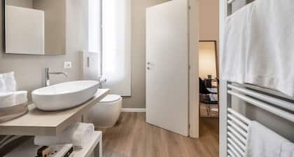 Emilia Suite Essence