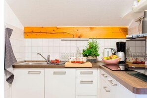 Kühlschrank, Geschirrspüler