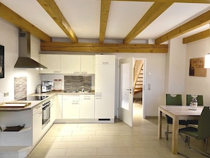 Kühlschrank, Ofen, Herdplatte, Geschirrspüler