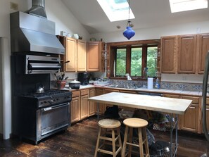 Fridge, oven, stovetop, dishwasher - Secluded House at trailhead to Minnewaska State Park (Wallkill)