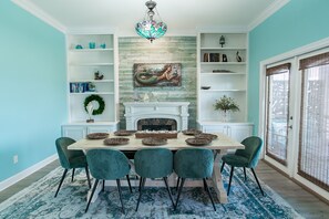 Dining - Waterfront/Sound - Boat dock and Boat slip withLIFT & Steps from the BEACH (Navarre)