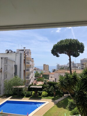 Outdoor pool - Cozy apartment  (Lloret de Mar)