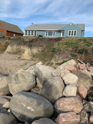 Sunset Shores on Lake Thompson