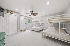 3 bedrooms, travel cot, WiFi, bed sheets