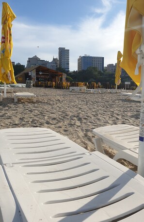 Beach nearby, white sand, 2 beach bars - Maritimo 6B (Constanta)