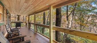 Timber Lodge - Private, Serene Cabin with Game Room for Kids