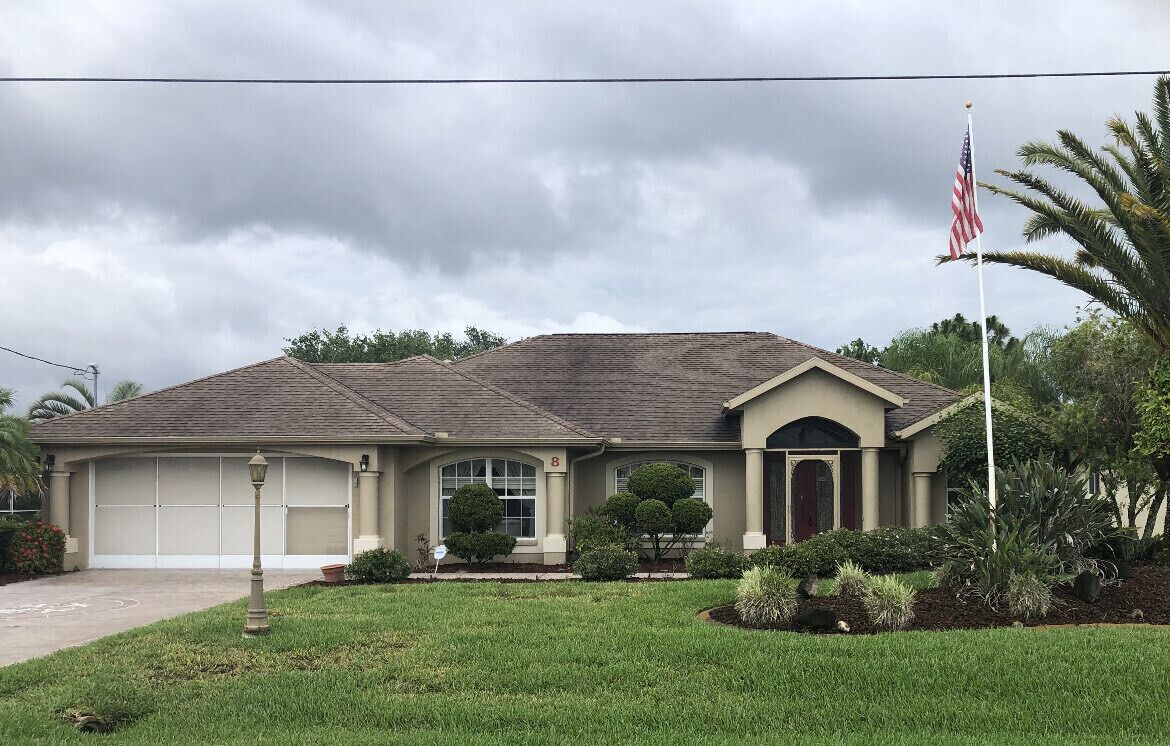 Relax and Rejuvenate in Sunny Florida! Beautiful 4 Bedroom, Private Lanai