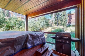 Bain à remous extérieur