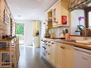 Dishwasher - 2 bedroom accommodation in Lovington, near Somerton (Lovington, near Somerton)