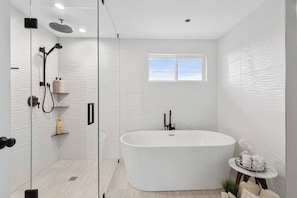 Baignoire, serviettes fournies
