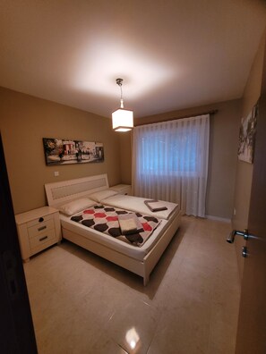 2 Schlafzimmer, Reisekinderbett, kostenloses WLAN, Bettwäsche