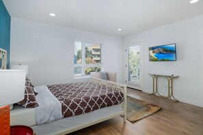 3 bedrooms, iron/ironing board, free WiFi, bed sheets