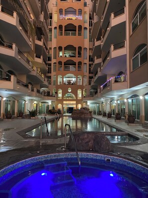 Piscine extérieure, piscine chauffée