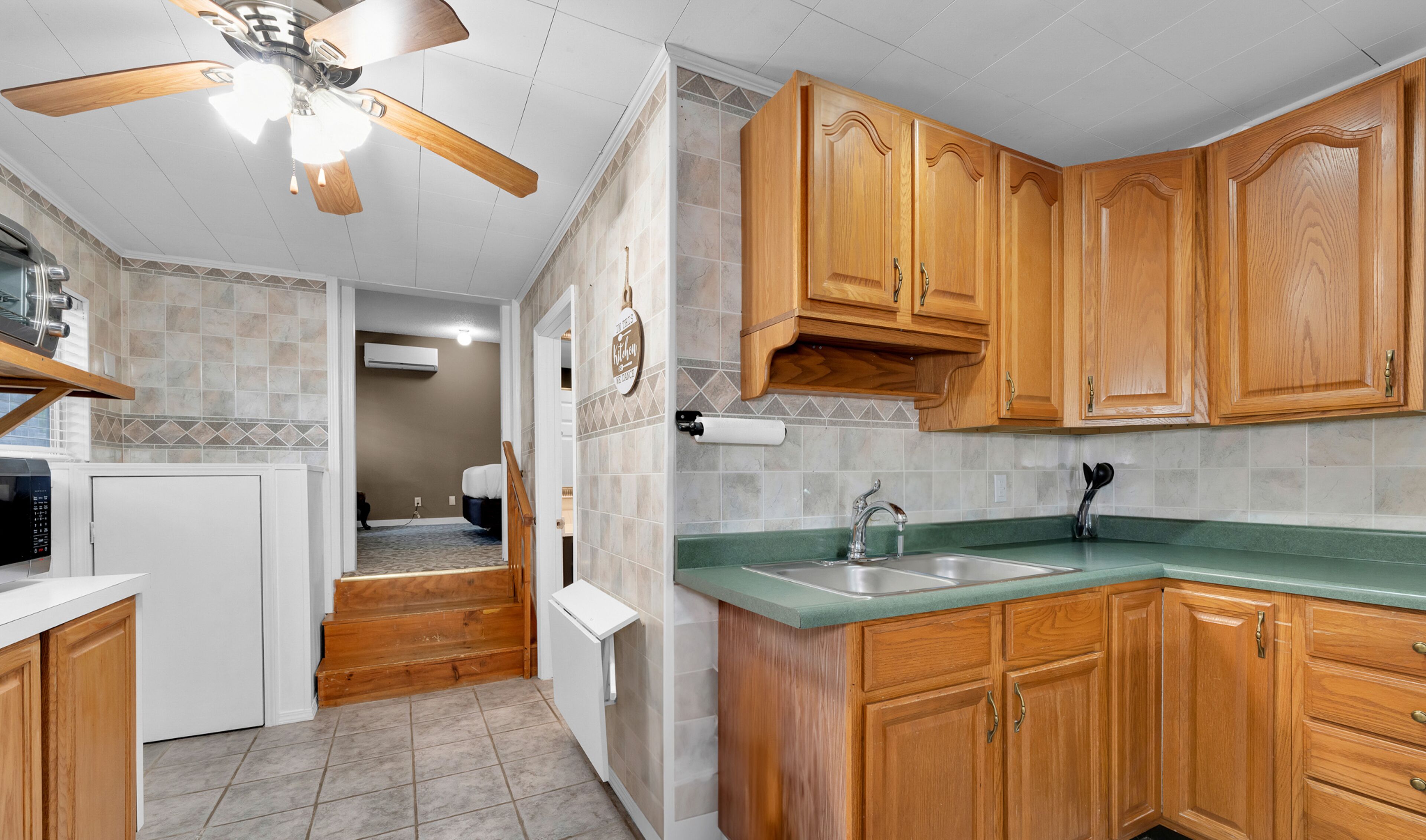 Frigorifero, microonde, forno, macchina per tè/caffè