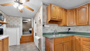 Frigorifero, microonde, forno, macchina per tè/caffè