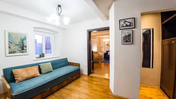 Tv, bøger, stereoanlæg