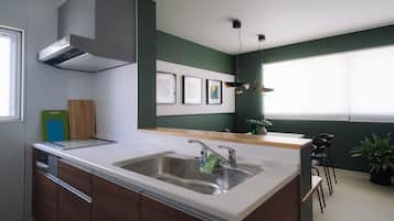 冰箱、微波炉、炉灶、厨具/餐具