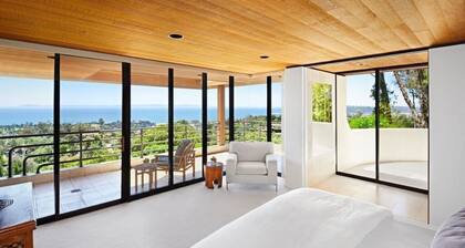 Luxurious Contemporary Home with Spectacular Views