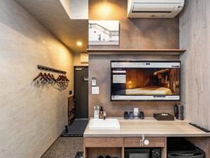 Interior - Well Stay Namba Quadruple Room 2 Double Beds / Osaka Ōsaka (Osaka)