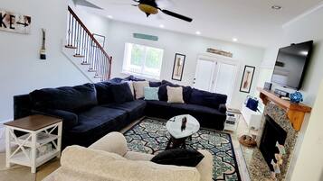 Tv, pejs, bordtennisbord