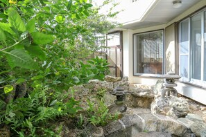 المنطقة المحيطة بالمنشأة