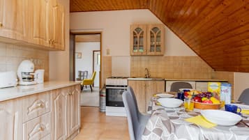 Fridge, microwave, oven, dishwasher