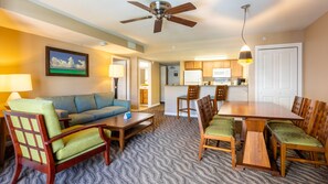 Fernseher, Kamin, Videospiele, DVD-Player