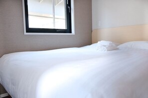 1 bedroom, desk, iron/ironing board, free WiFi