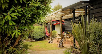 Welcome Home Cottage, Manapouri, Fiordland