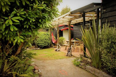 Welcome Home Cottage, Manapouri, Fiordland