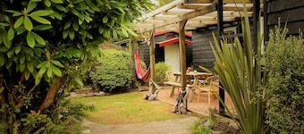 Welcome Home Cottage, Manapouri, Fiordland