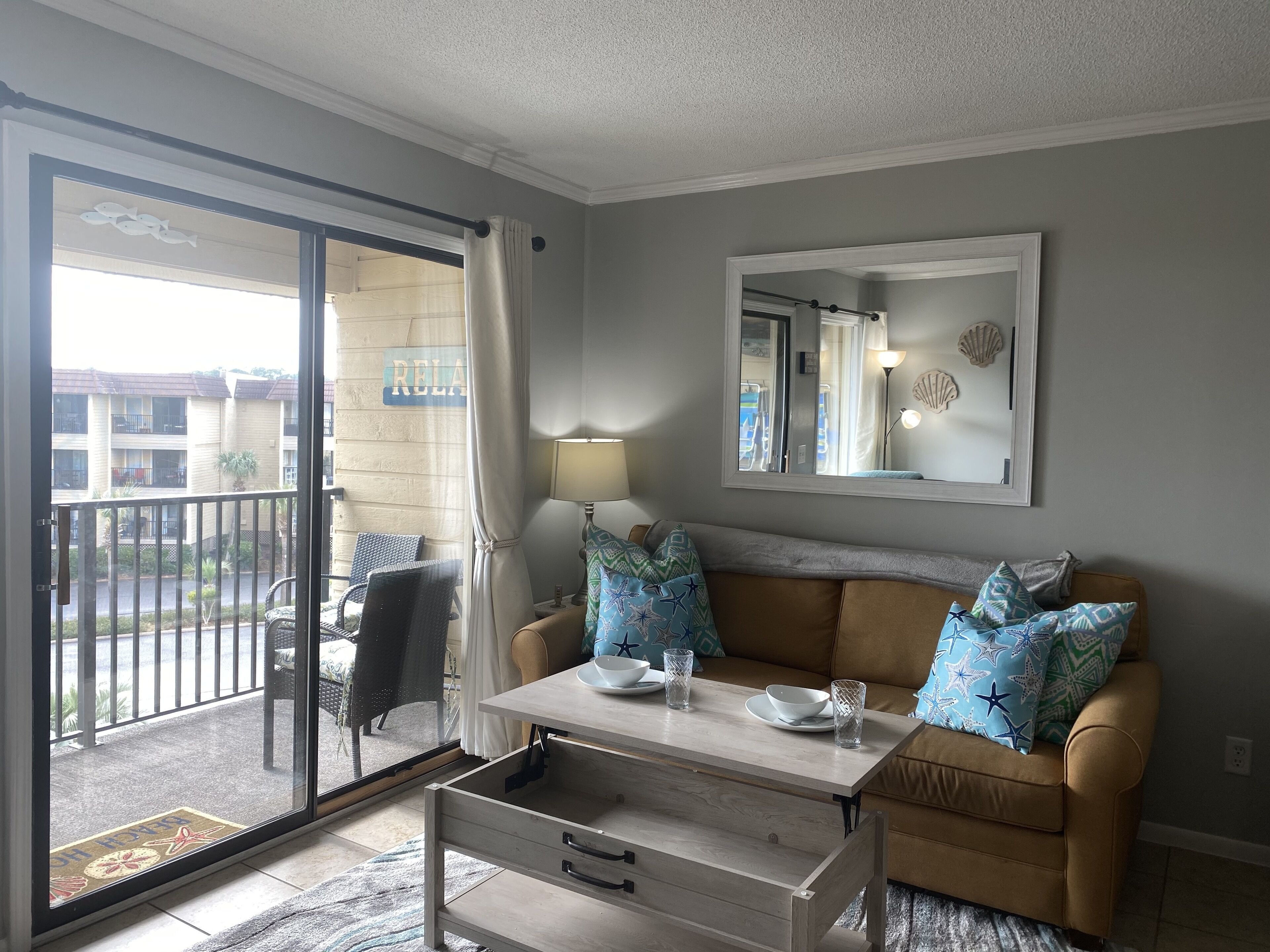 Smart TV, DVD player, books