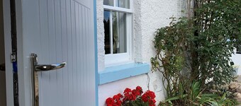 Ploughmans Cottage -  a rural that sleeps 4 guests  in 2 bedrooms