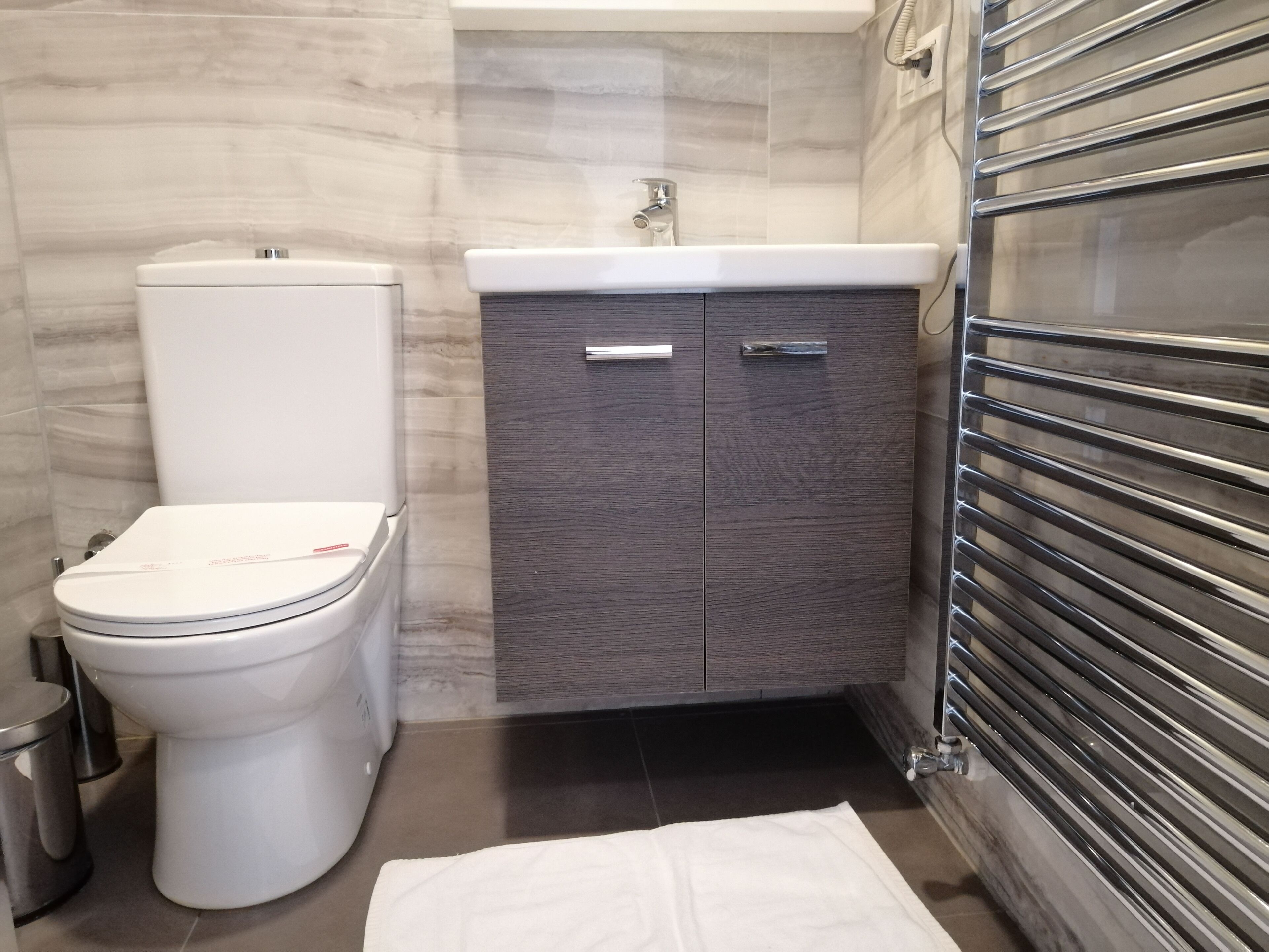 family room, connecting rooms | bathroom | shower, free toiletries, hair dryer, slippers