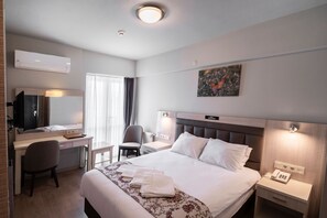 Tempur-Pedic beds, minibar, in-room safe, desk - Bolu Grand Koroglu Otel (Bolu)