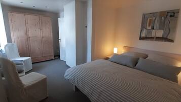 1 Schlafzimmer, Reisekinderbett, WLAN, Bettwäsche