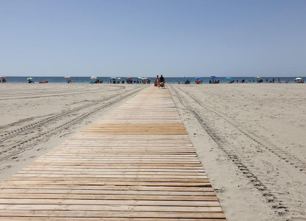 Beach nearby, sun-loungers, beach towels