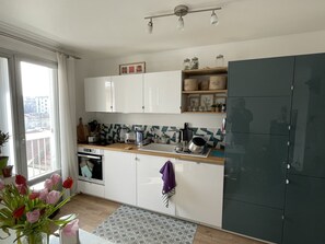 Fridge, microwave, oven, stovetop - Cosy T2 apartment - Lyon 7th metro streetcar - Parking - Charming furnishings (Lyon)