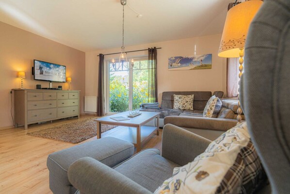 Unclassified image, 1 of 21, button