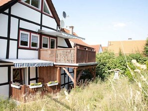 Unclassified image, 2 of 26, button