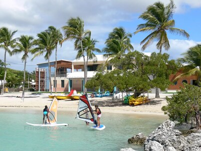 Studio in the heart of Saint François on the Marina