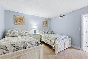 2 bedrooms - Horizons West Unit #207 - Siesta Key Beach Front (Sarasota)