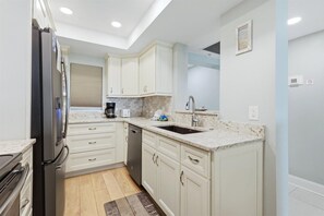 Private kitchen - Horizons West Unit #207 - Siesta Key Beach Front (Sarasota)