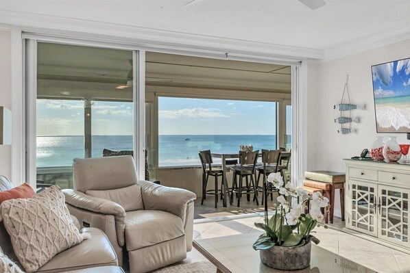 Living area - Horizons West Unit #406 - Best View - Best Beach! (Sarasota)