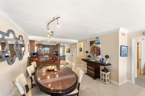 Dining - Horizons West Unit #503 - Crescent Beach View - Spectacular! (Sarasota)