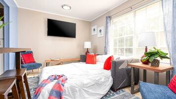 1 室のベッドルーム、遮光カーテン、インターネットアクセス